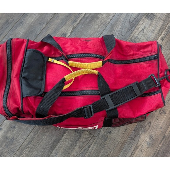 Vintage 90s Marlboro Adventure Team Duffle Bag Red Black Travel Gym Gear Large - Picture 4 of 16